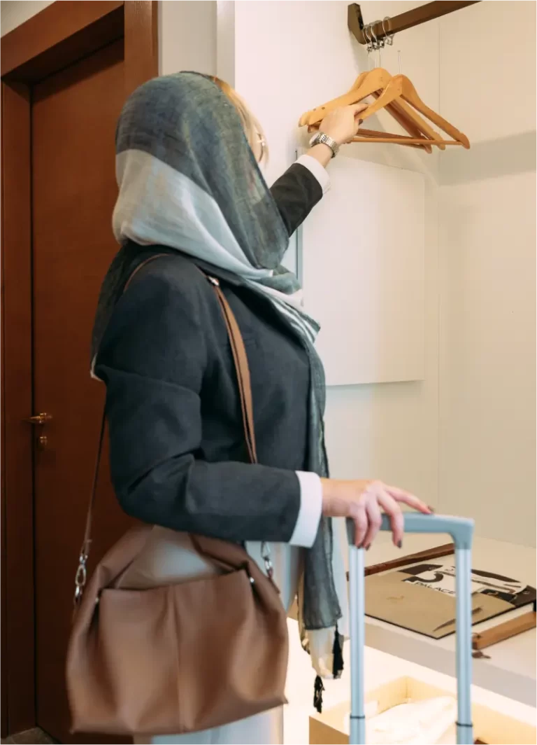 Wardrobe & clothes hanger