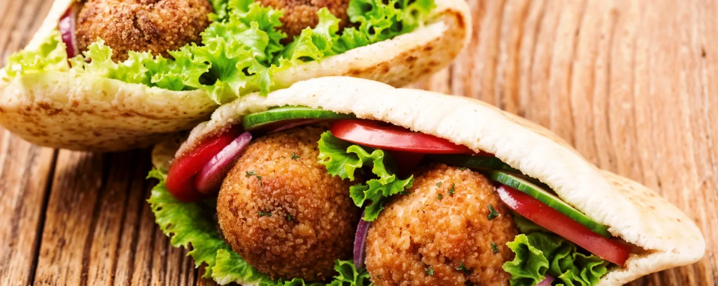 سمبوسه از غذاهای سنتی و محلی کیش