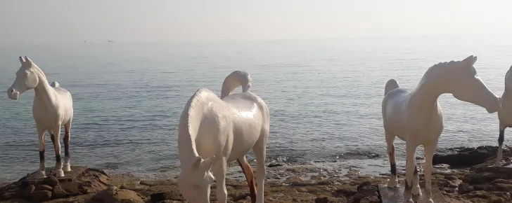 دیوارنگاره‌ها و مجسمه‌های ساحلی جدید